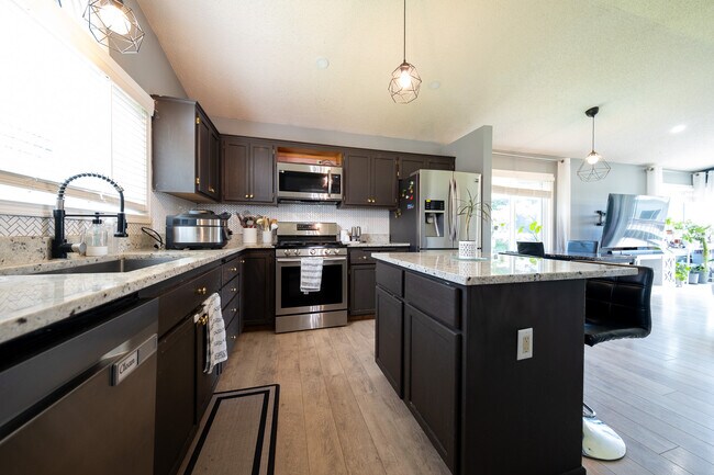 Foto del edificio - 15709 Chalet Ct