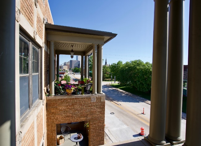 Building Photo - 1314 S Denver Ave.