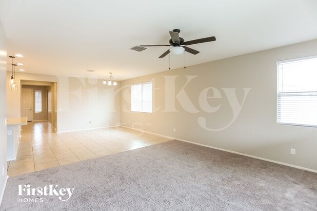 Foto del edificio - 4116 S 185th Ln