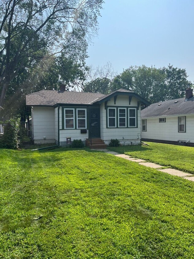 Primary Photo - Southern Minneapolis Living