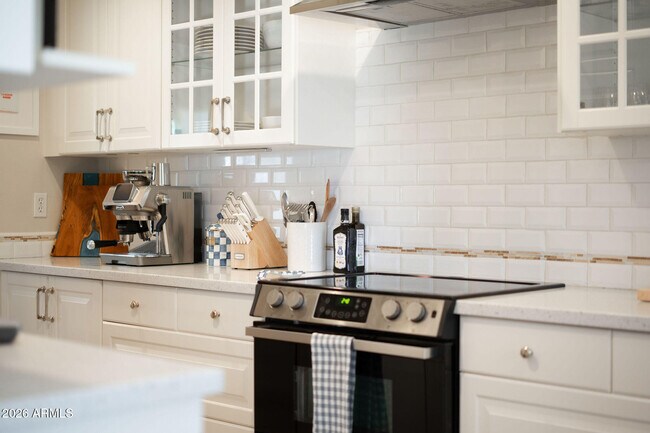 Foto del edificio - 4813 E Fairmount Ave