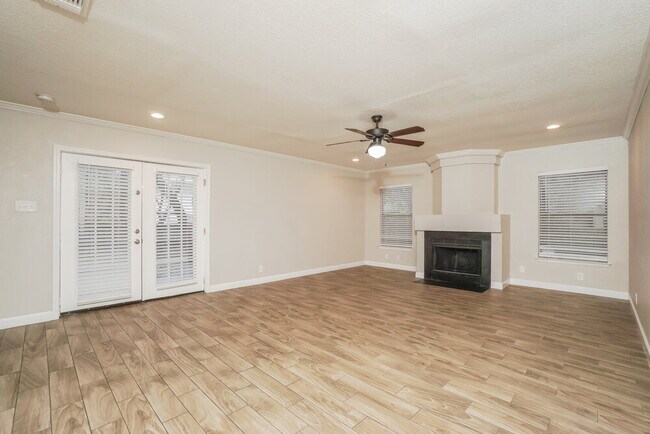 Building Photo - 7818 Benbrook