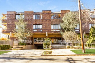 Building Photo - 1 Markham Rd