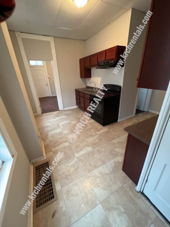 Building Photo - 1-Bedroom Brick Home in Mount Pleasant Nei...
