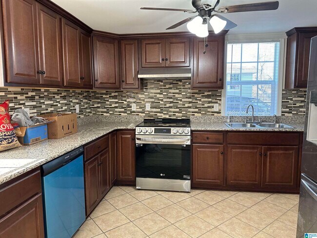 Building Photo - 102 Tyus Cir