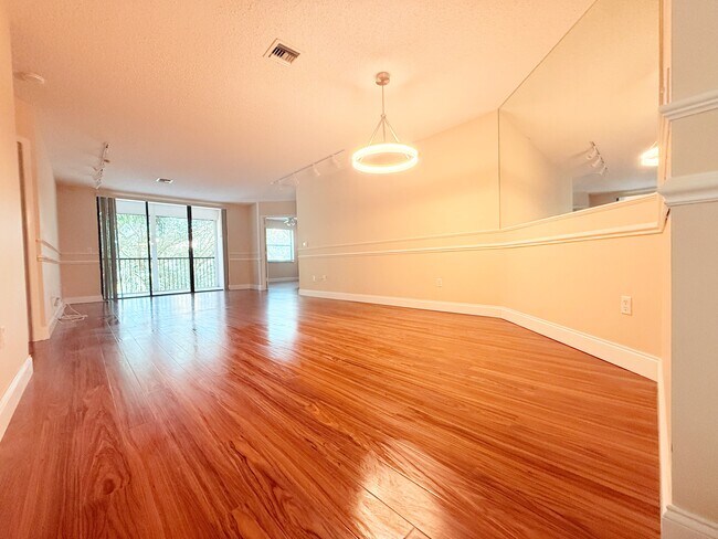 Foto del edificio - 4300 NW 30th St
