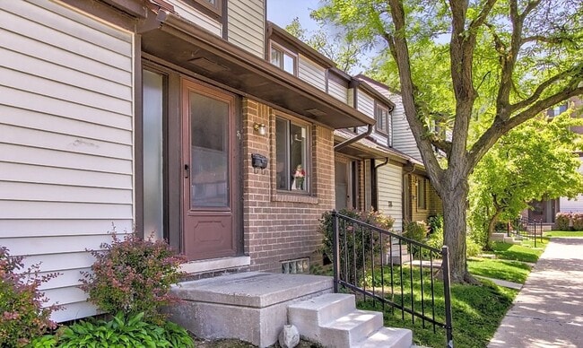 Building Photo - 100 Hazelcrest Pl