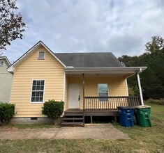 Building Photo - 390 Hawthorne Ext