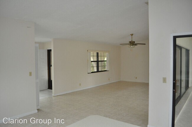 Building Photo - 2 br, 2 bath House - 127 Persimmon Drive