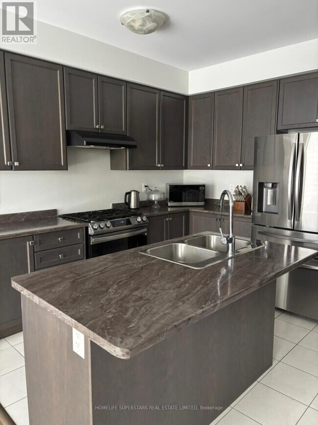 Building Photo - 8755 Sourgum Ave