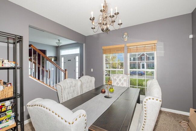 Building Photo - 8105 Vegas Cir