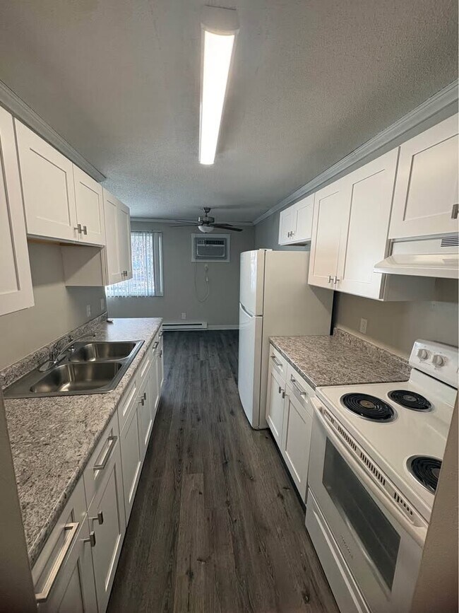 Cocina - Huntington Hills Apartments & Townhomes