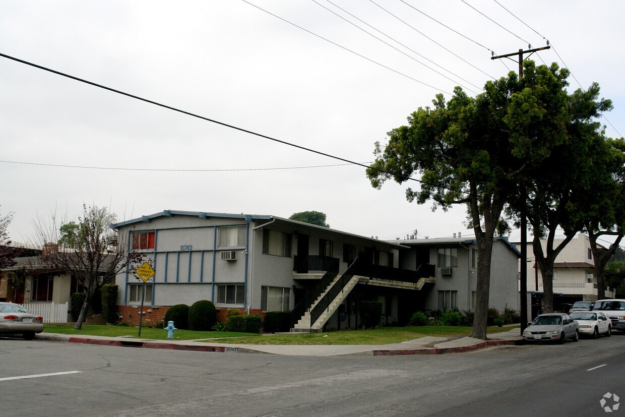 Foto del edificio - 10743 Shire Pl