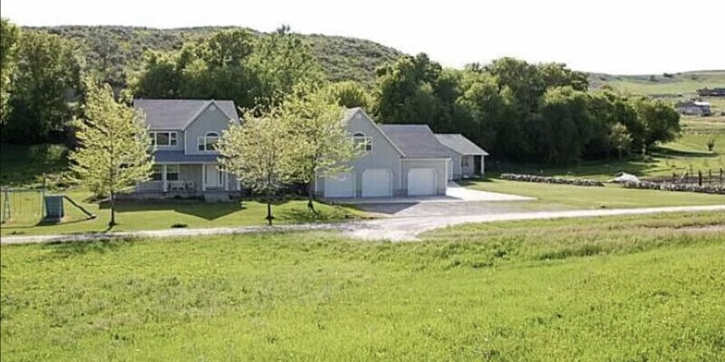 Primary Photo - 135 Ranch Loop Rd