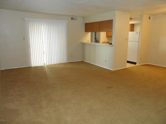 Foto del edificio - Great Townhome in Scottsdale - 2 Bed 1.75 Bath Unfurnished!