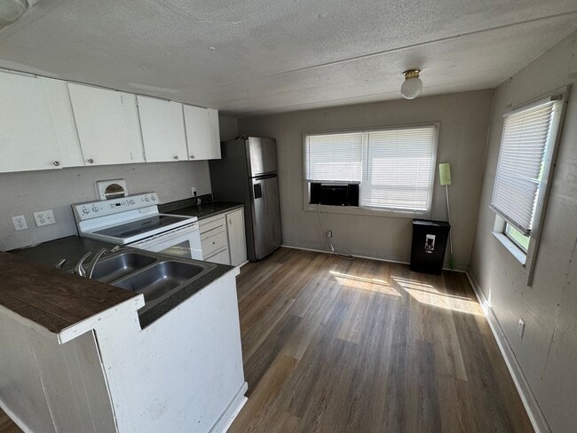 Building Photo - 2 Bedroom / 1 Bath Single wide for Rent – Irvin St, Live Oak, FL