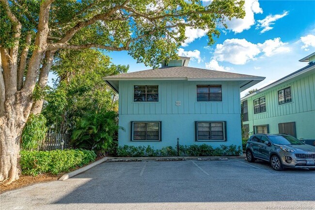 Foto del edificio - 4095 SE Centerboard Ln