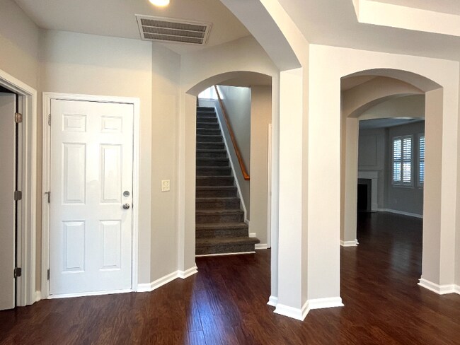 Foto del edificio - 6321 Adobe Rd