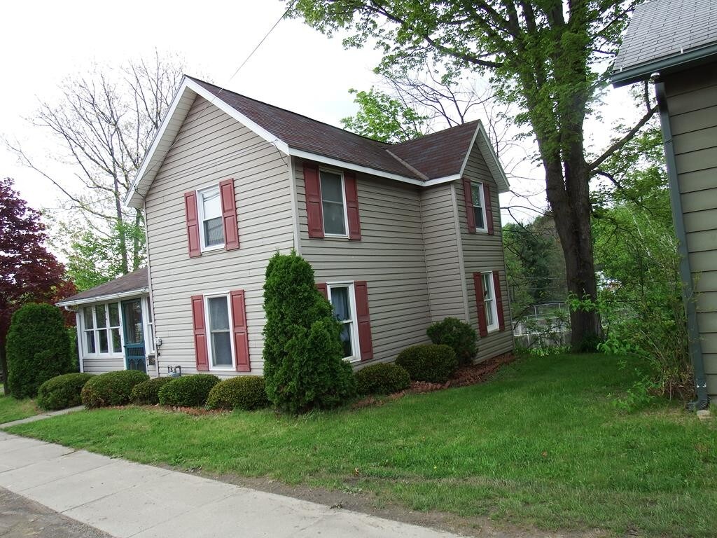 Primary Photo - 25 Cole St