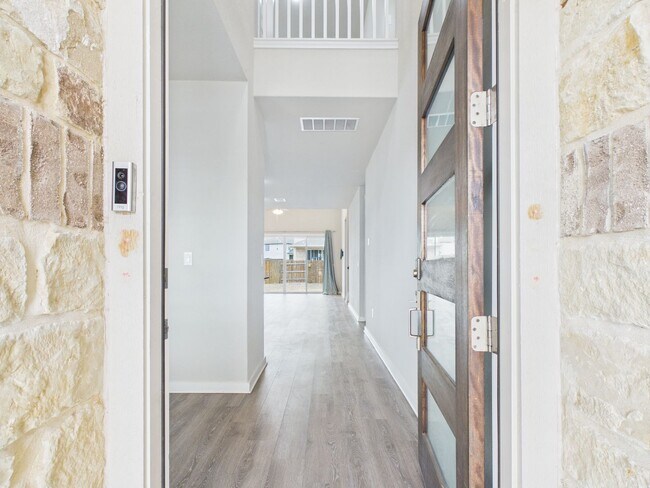 Foto del edificio - Beautiful Bar W Ranch Home – Hill Country Charm with Modern Comforts