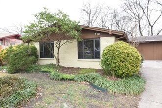 Building Photo - 730 Greenhaven Dr