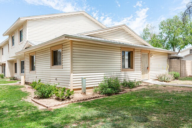Building Photo - Great Tempe Townhouse