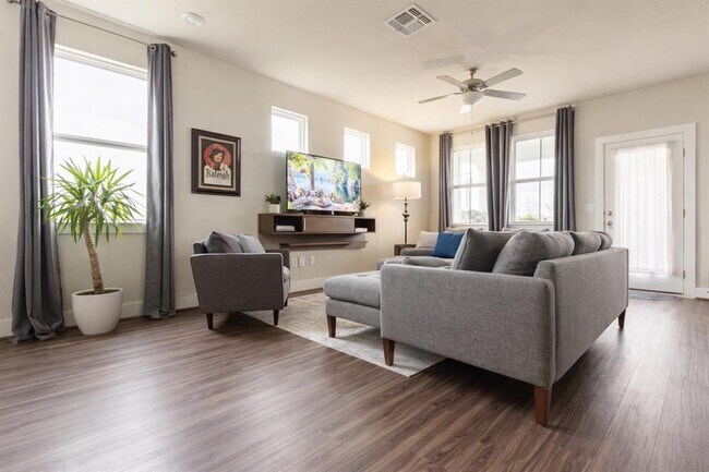 Foto del edificio - 7401 Grand Linden Wy