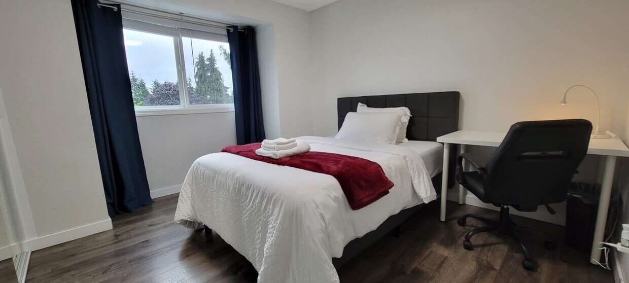 Photo - 8029 240th St SW (Edmonds, WA)