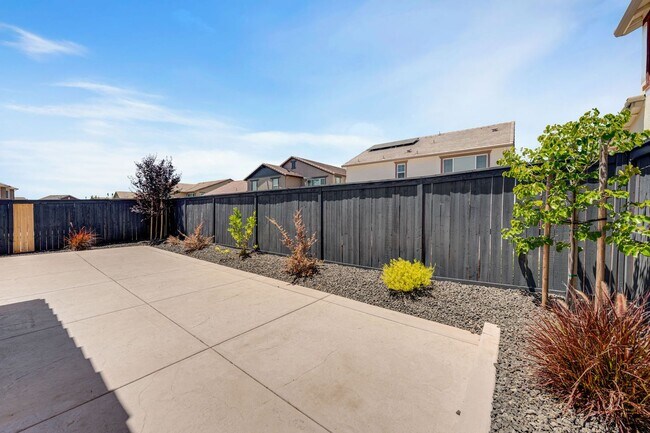 Building Photo - 2024-Built Sacramento Home with Modern Finishes & Private Backyard!