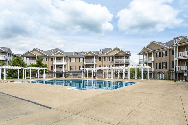 Building Photo - 2 br, 2 bath House - 2821 Suncrest  Village