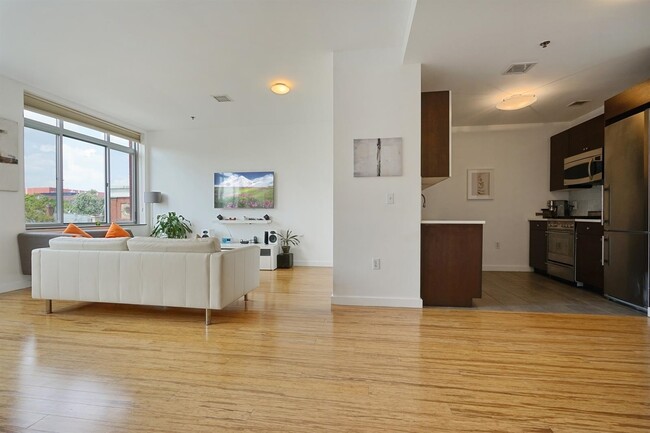Building Photo - 25 McWilliams Pl