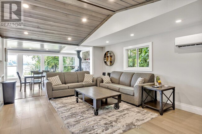 Photo du bâtiment - 504 Pine Point Ln