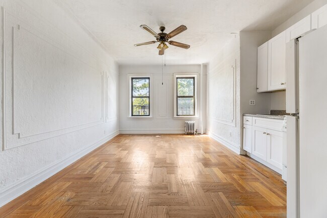 Foto del edificio - 555 Ovington Ave