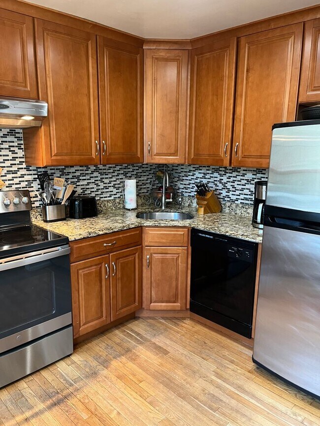 Foto del edificio - Well Mainainted -TH for Rent in Burke - 3 ...