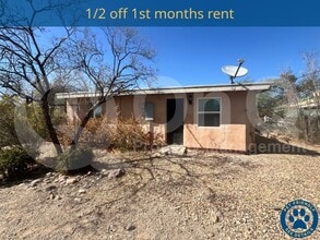 Building Photo - 216 E Waverly St