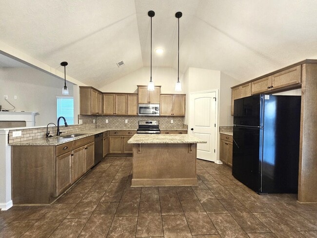 Building Photo - 3103 Easton Dr