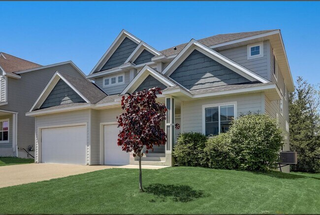Building Photo - 1206 Rosemary Ln