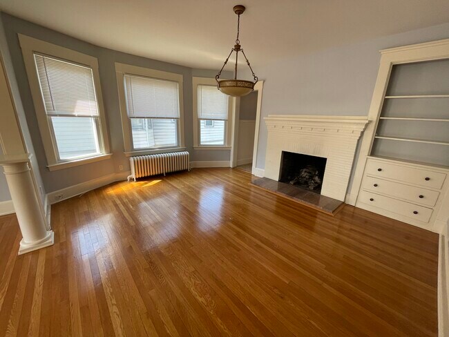dining room / living room - 552 Townsend Ave