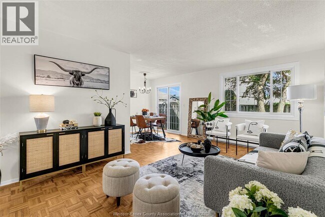 Building Photo - 1366 Bayswater Crescent