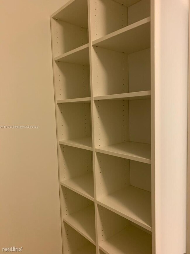 Building Photo - 3 br, 3 bath House - 16385 Biscayne Blvd U...