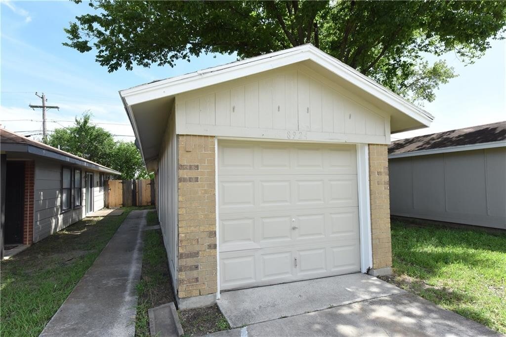 8924 Greenmound Ave, Dallas, TX 75227 Townhome Rentals in Dallas TX