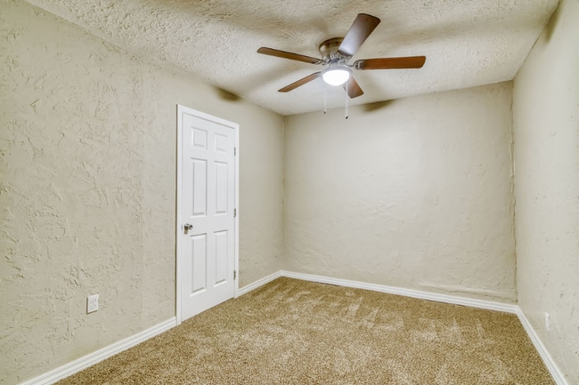 Building Photo - 2806 MO-76
