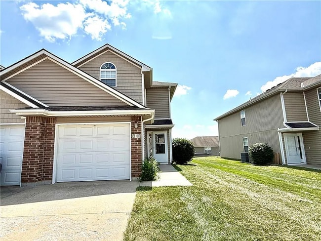 Building Photo - 816 SW Peach Tree Ln