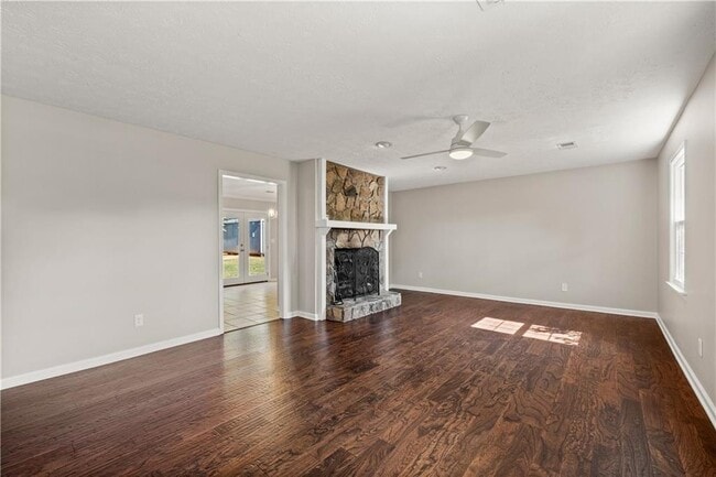 Building Photo - 4892 Raven Way NE