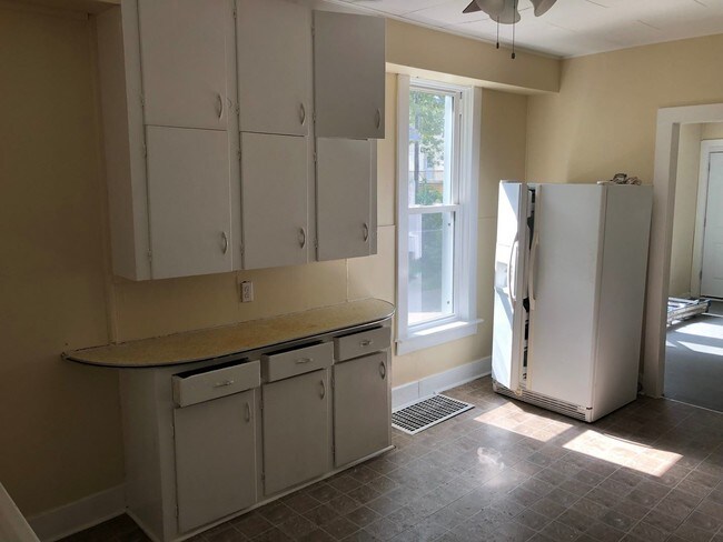 Foto del edificio - 555 E 7th St