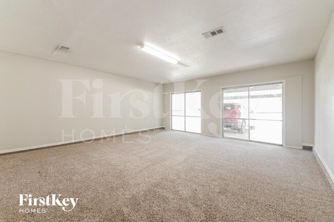 Foto del edificio - 101 Sesame Dr