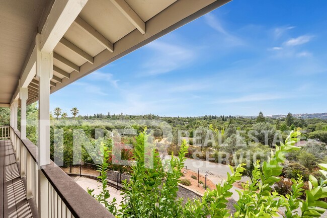 Building Photo - Cameron Park Hilltop Dream Home