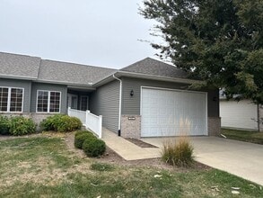 Building Photo - 622 Garvey Ln