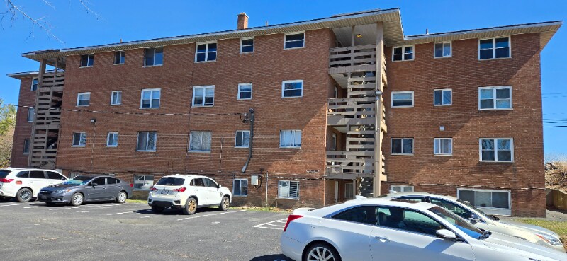 Primary Photo - 61 Vandenburgh Ave