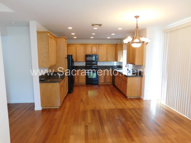 Foto del edificio - Very Nice Updated 4bd/3ba Rancho Cordova H...